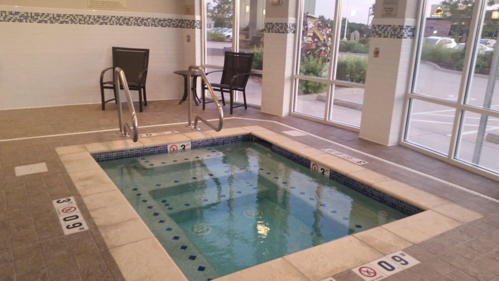 Hilton Garden Inn Olathe Exteriör bild