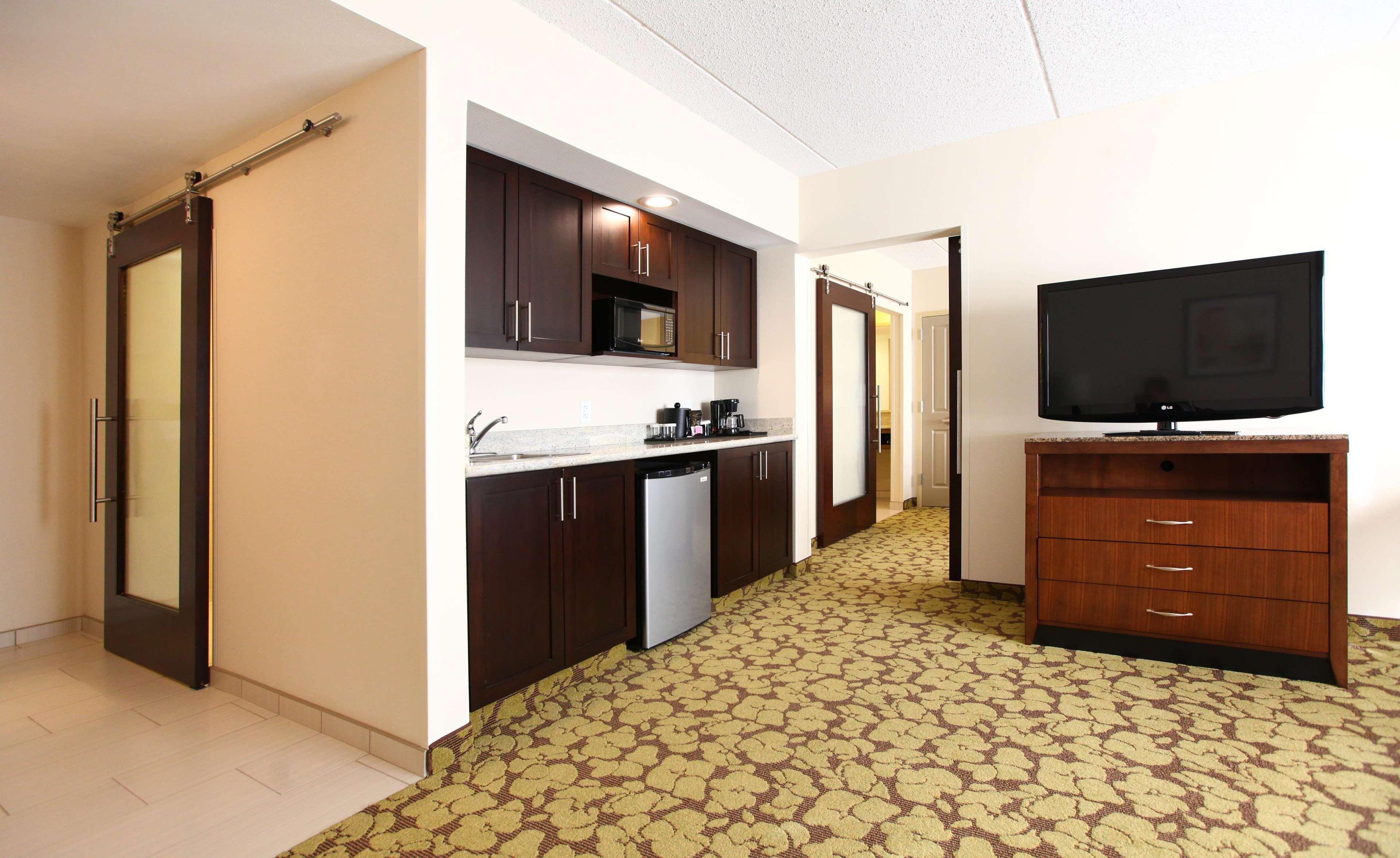 Hilton Garden Inn Olathe Exteriör bild