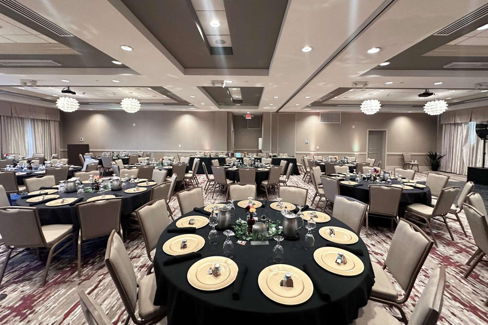Hilton Garden Inn Olathe Exteriör bild