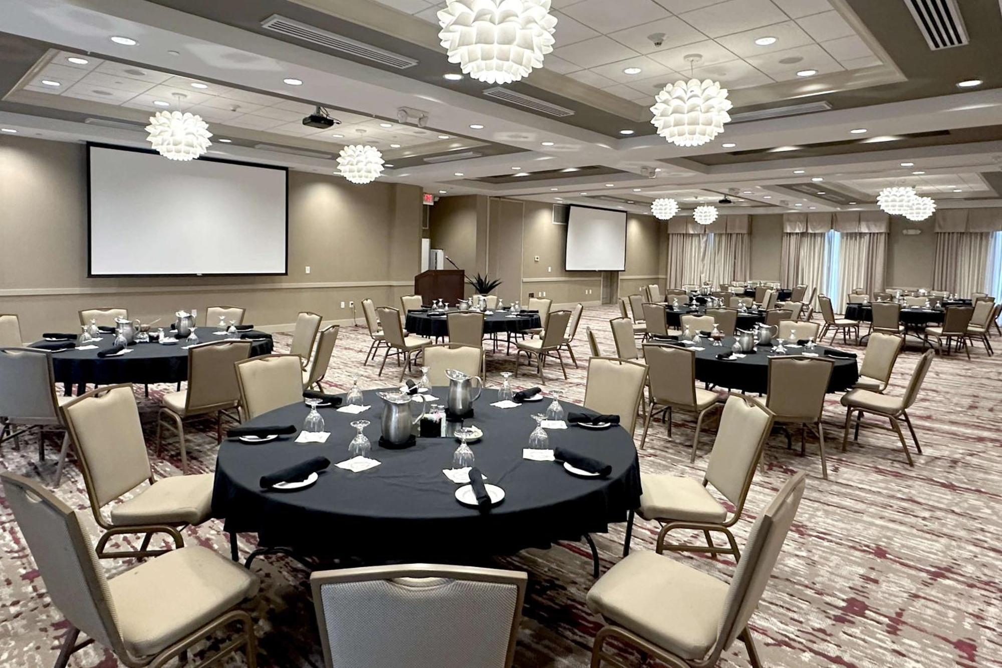 Hilton Garden Inn Olathe Exteriör bild