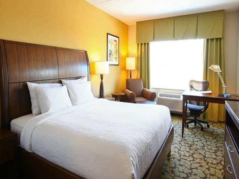 Hilton Garden Inn Olathe Exteriör bild